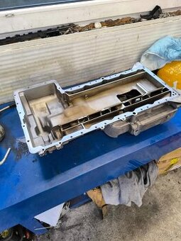 olejová vana S85B50 V10 M5 M6