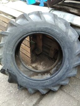 PRODÁM FUNGL NOVÝ PLÁŠT  12,4-24- BARUM