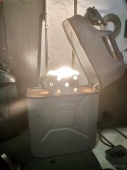 industriální lampa z kanystru – originál