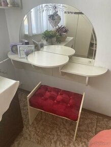 Kosmetický stolek stůl zrcadlo taburet