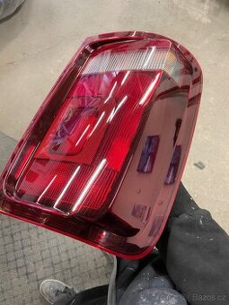 Volkswagen Amarok zadní levé světlo