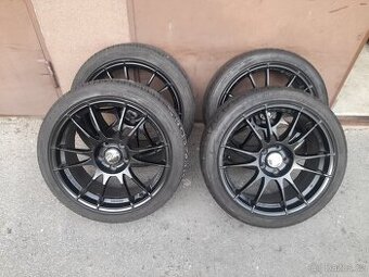 Alu kola OZ Racing Ultraleggera.