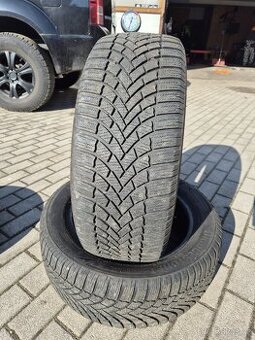 150. 2 kusy zimních pneumatik 215/55/17