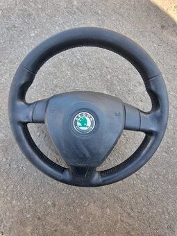 Tříramenný volant včetně airbagu pro Octavia II