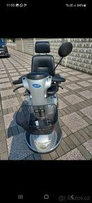 Elektrická tříkolka, nosnost 130 kg.