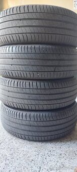 215/60 R17