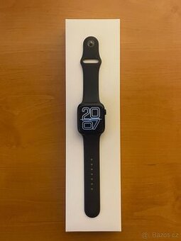 Apple Watch SE 44mm - černá