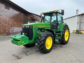 John Deere 8200