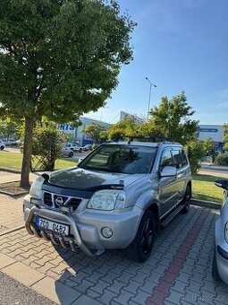 Nisan X trail