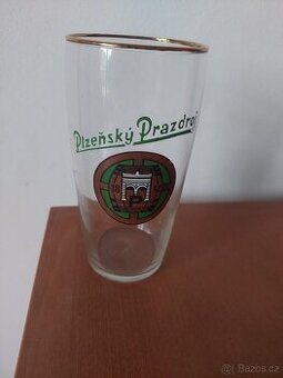 socialistický , starý půllitr Pilsner Urquell