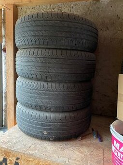 Pneumatiky 235/60R18
