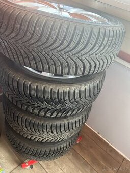 Zánovní Hankook W452 205/55 R16 91 T-ZIMNÍ