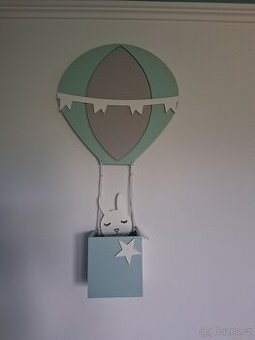 Balón s girlandou a boxem