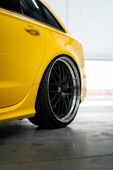 Cargraphic 22”