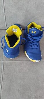 Basketbalové dětské boty Under Armour