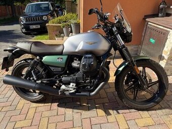 Moto Guzzi V7 Stone