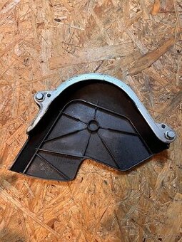 Kryt řetězového kolečka na Honda CBR600RR PC37 05-06