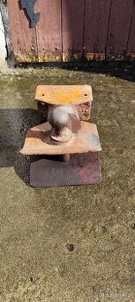 Závěs na traktor-otočný