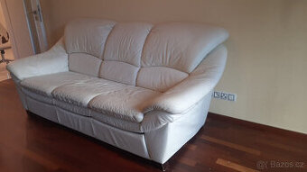 Kožená rozkládací sedačka