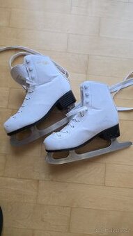 Divčí brusle vel. 34