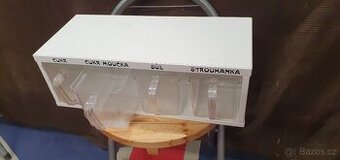 Kořenky, dózy na koření