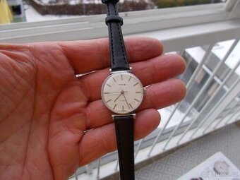 darkove vzacne damske hodinky prim valečky 1981 funkcni