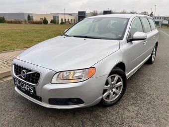 VOLVO V70 2.0 D4 KINETIC //2011 5-VÁLEC NAVIGACE SERVISKA
