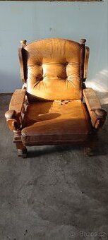 Prodám křeslo z masivu