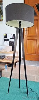 Stojací lampa