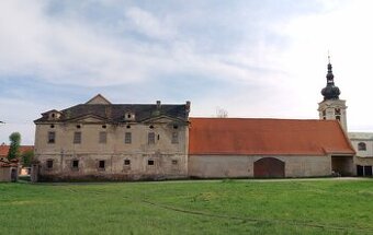 Prodej komerční nemovitosti 1000 m² Doksany - 1