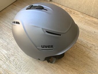Lyžařská přilba UVEX, vel.59-62