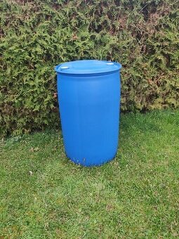 Prodám plastový sudy na vodu 220l