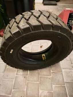 Pneu na vysokozdvižný vozík