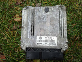 Volkswagen golf 2.0tdi BKD řídící jednotka motoru