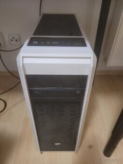 AMD Ryzen 5 3600 RX 6650 XT MPG X570 WIFI