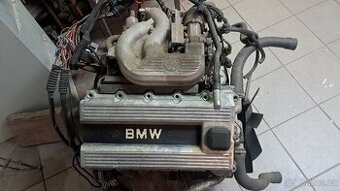 Motor BMW 318is M42B18