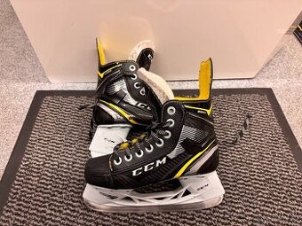 BRUSLE CCM TACKS 9360, vel. 33,5/1 D