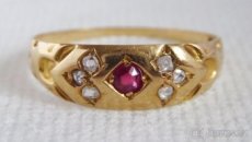 Starožitný zlatý prsten (18k zlato) s granát. dubletou a dia
