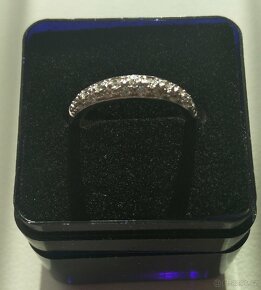 Zlatý prsten se zdobením 585/1000