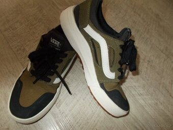 ŠPIČKOVÉ KOŽENÉ BOTASKY VANS PC1919 KČ 100%STAV