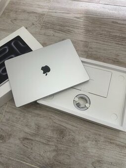 Macbook Pro 14" - M4 Pro/24GB/512GB Pouze rozbalený