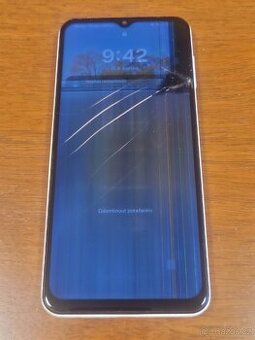 SAMSUNG A13 s prasklým displejem k opravě.