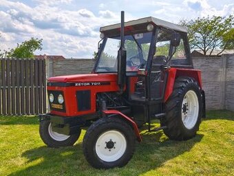 Traktor Zetor 7011 s TP, SPZ a platnou STK