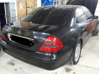 w211 kufr
