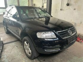 VW Touareg blatník kapota dveře zadní nárazník L041 černá