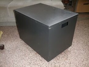 Velký plechový box na kolečkách - možno více kusů