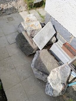 Žulové kameny za odvoz