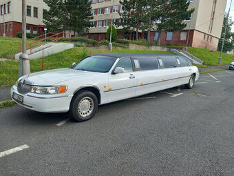 lincoln town car