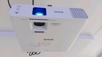 Projektor Epson EB-L260F, 155 hodin, s dálkovým ovládáním a