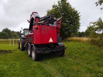 John Deere 8320 , štěpkovač Maxim 1050